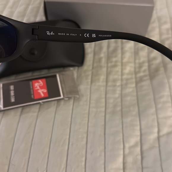 (Ray-Ban) Black Polarized Wrap Y2K Sunglasses - BNIB - Picture 2 of 5